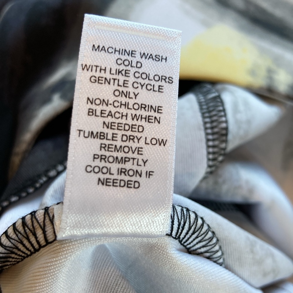 Fitted dress. Size 8. - Picture 13 of 13